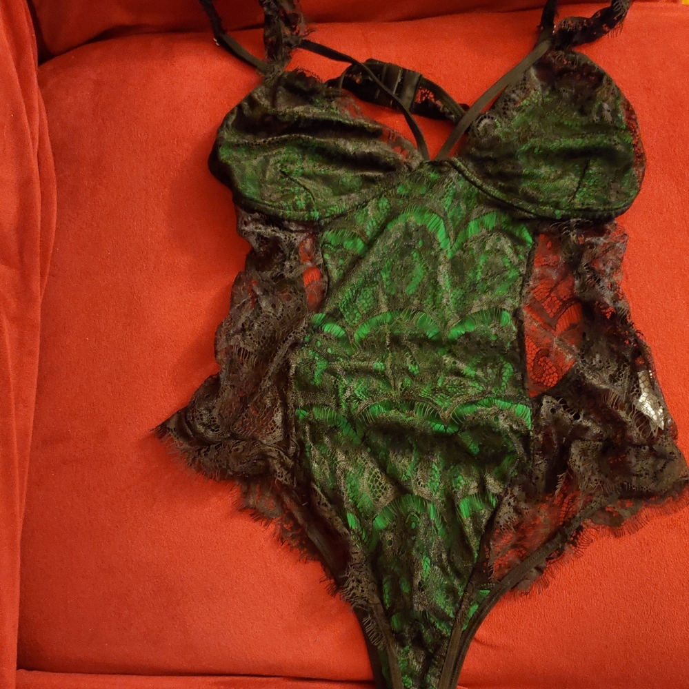 2 Women's lingerie one piece XL Leppard